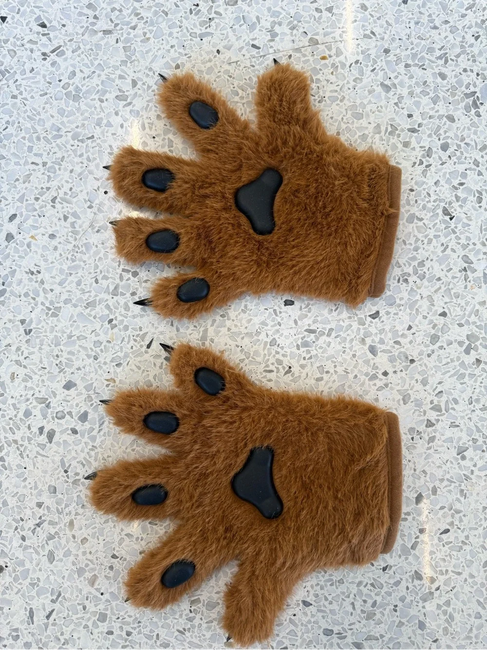 Grizzly Bear 🐻 paw glove mittens realistic claws